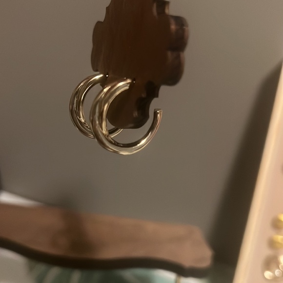 Minimalist Gold Hoop Earrings - Picture 3 of 5